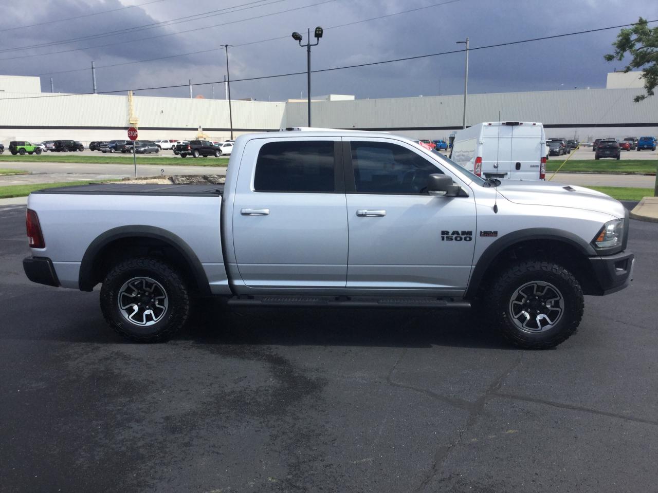 RAM 1500 4WD Crew Cab 140.5" Rebel 2016