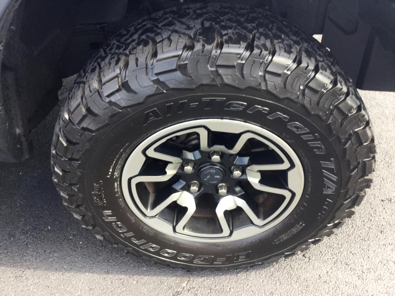 RAM 1500 4WD Crew Cab 140.5" Rebel 2016