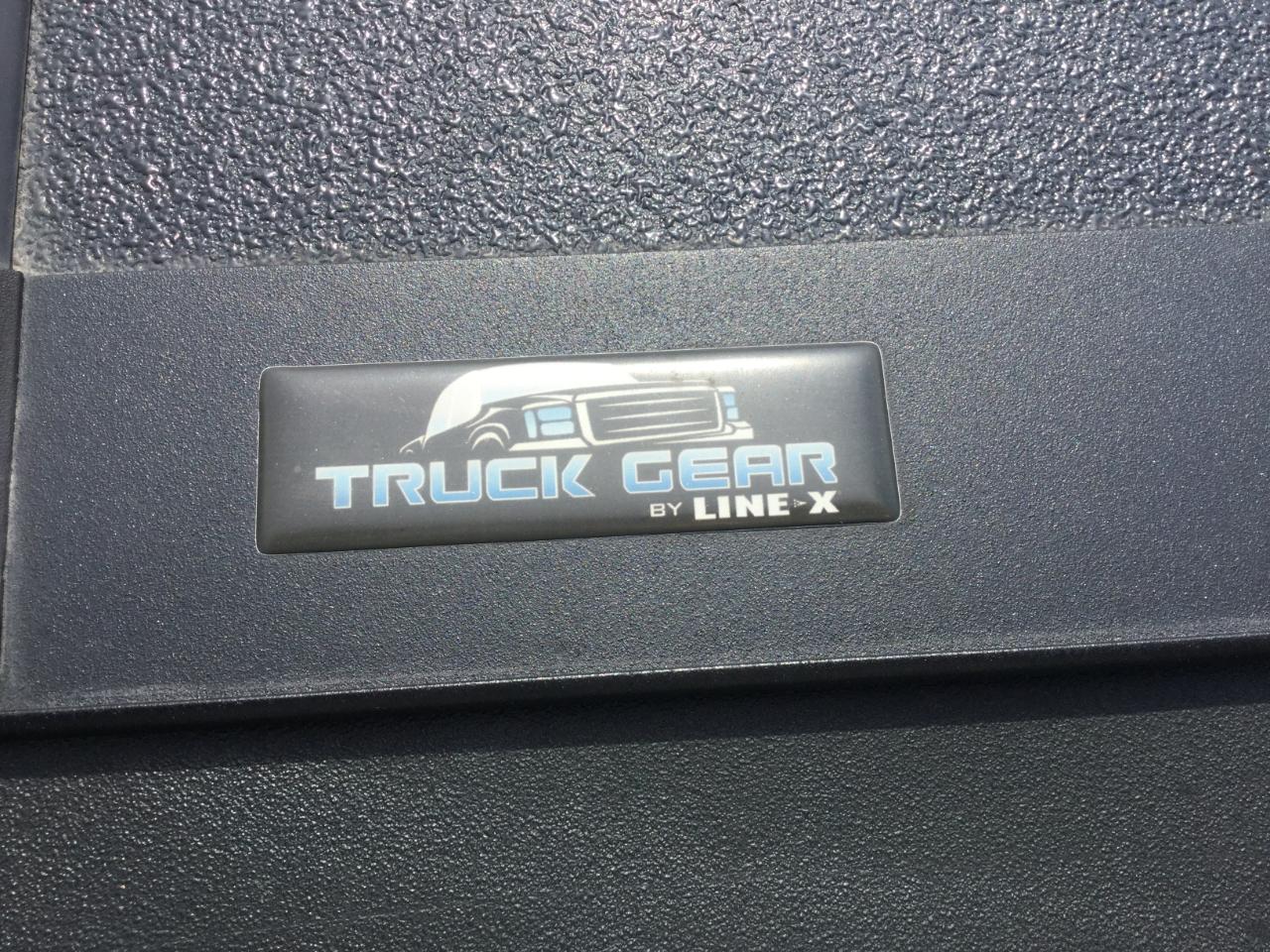RAM 1500 4WD Crew Cab 140.5" Rebel 2016