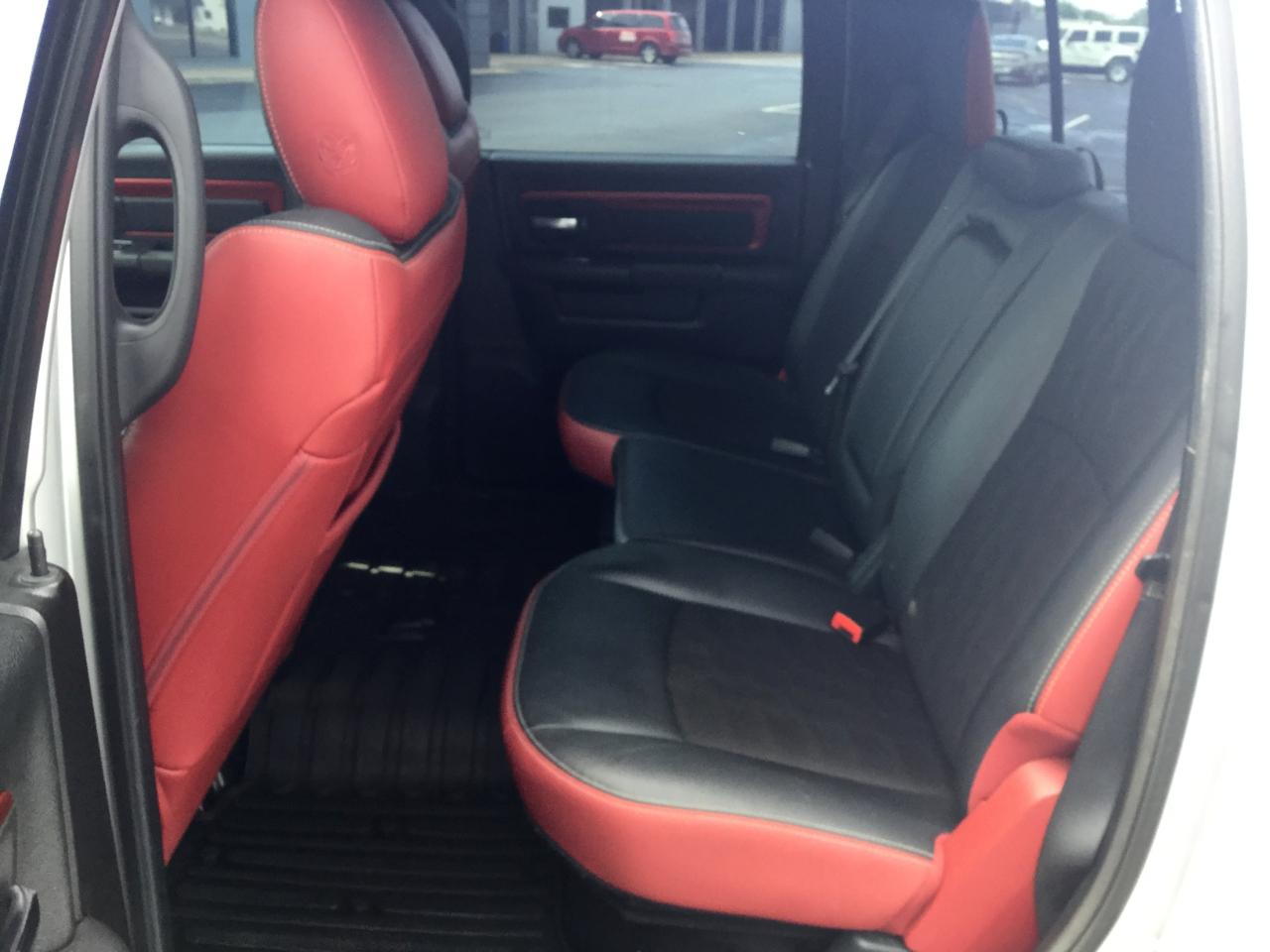 RAM 1500 4WD Crew Cab 140.5" Rebel 2016