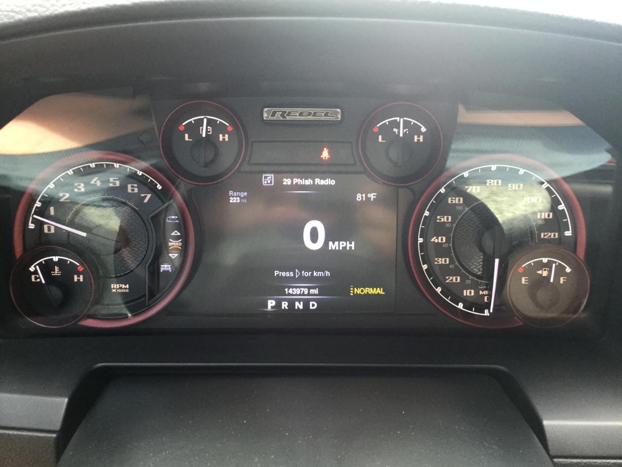 RAM 1500 4WD Crew Cab 140.5" Rebel 2016
