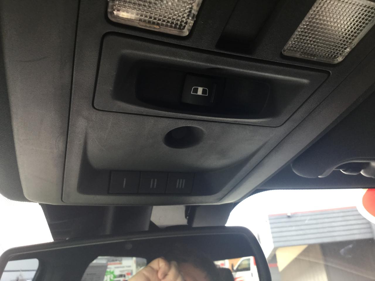 RAM 1500 4WD Crew Cab 140.5" Rebel 2016