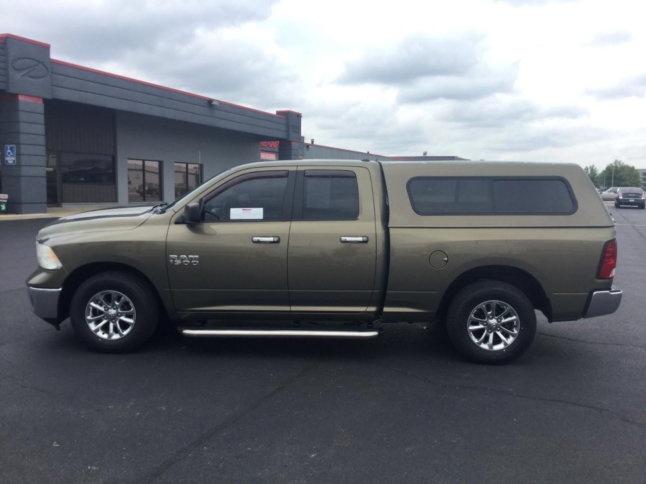 RAM 1500 2WD Quad Cab 140.5" SLT 2013