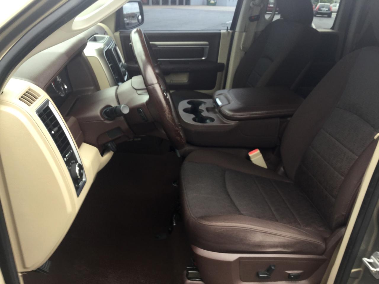 RAM 1500 2WD Quad Cab 140.5" SLT 2013