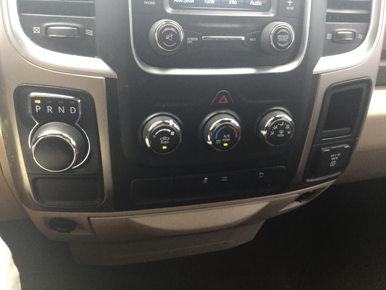 RAM 1500 2WD Quad Cab 140.5" SLT 2013