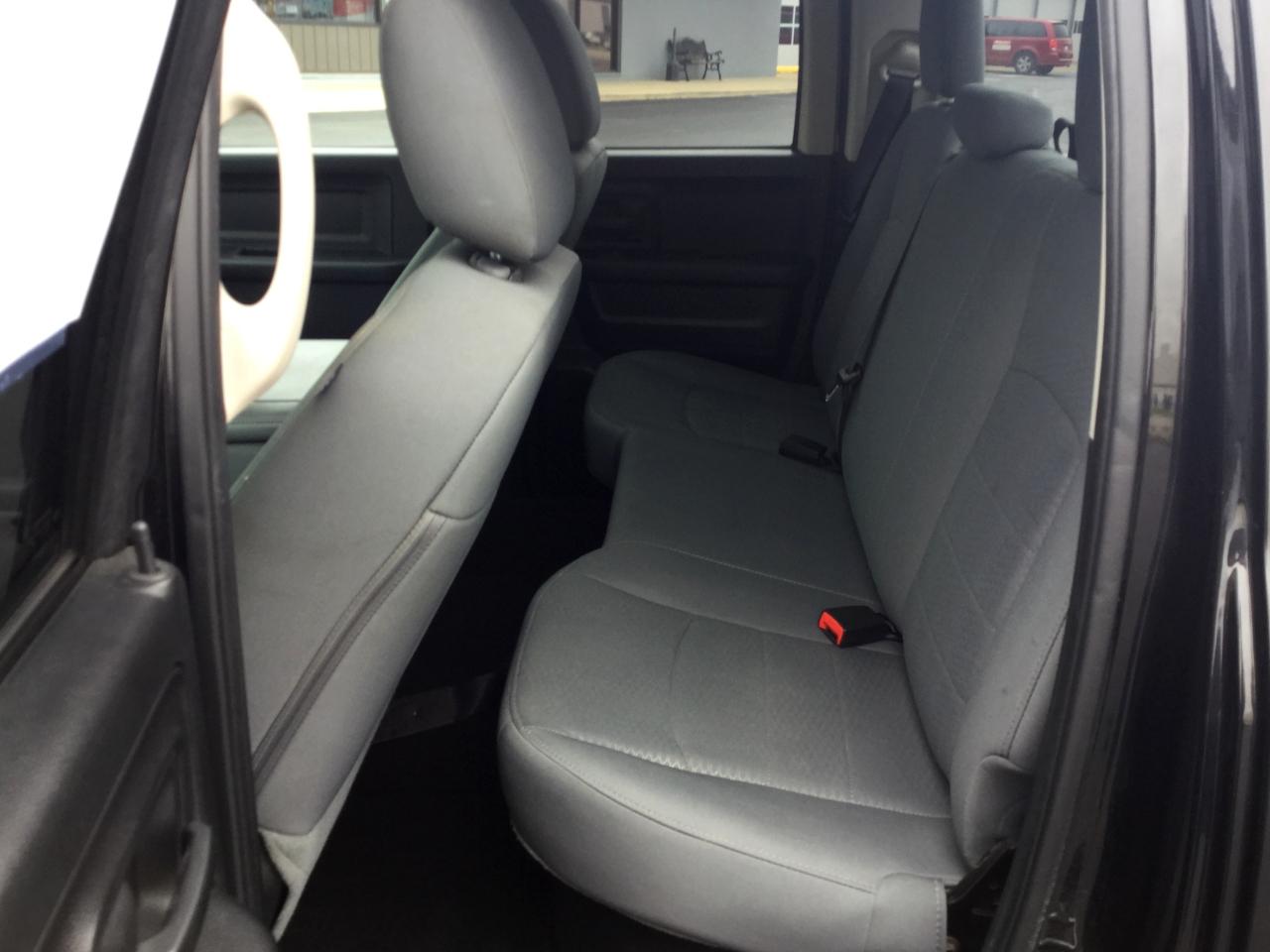 RAM 1500 2WD Quad Cab 140.5" Express 2015