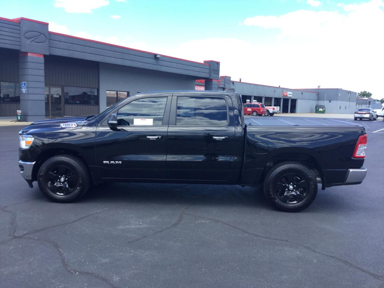 RAM 1500 Big Horn/Lone Star 4x4 Crew Cab 5'7" Box 2019