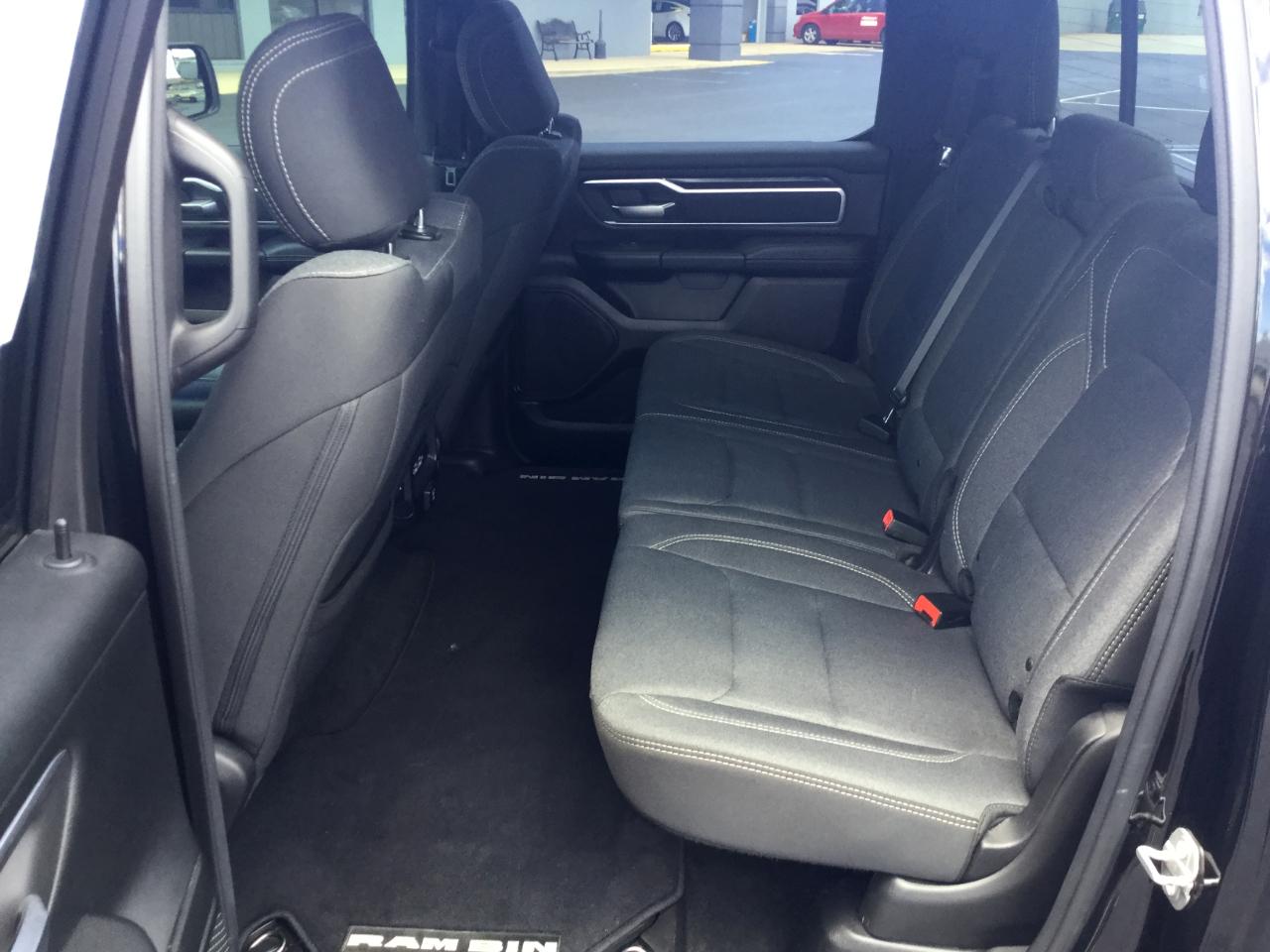 RAM 1500 Big Horn/Lone Star 4x4 Crew Cab 5'7" Box 2019