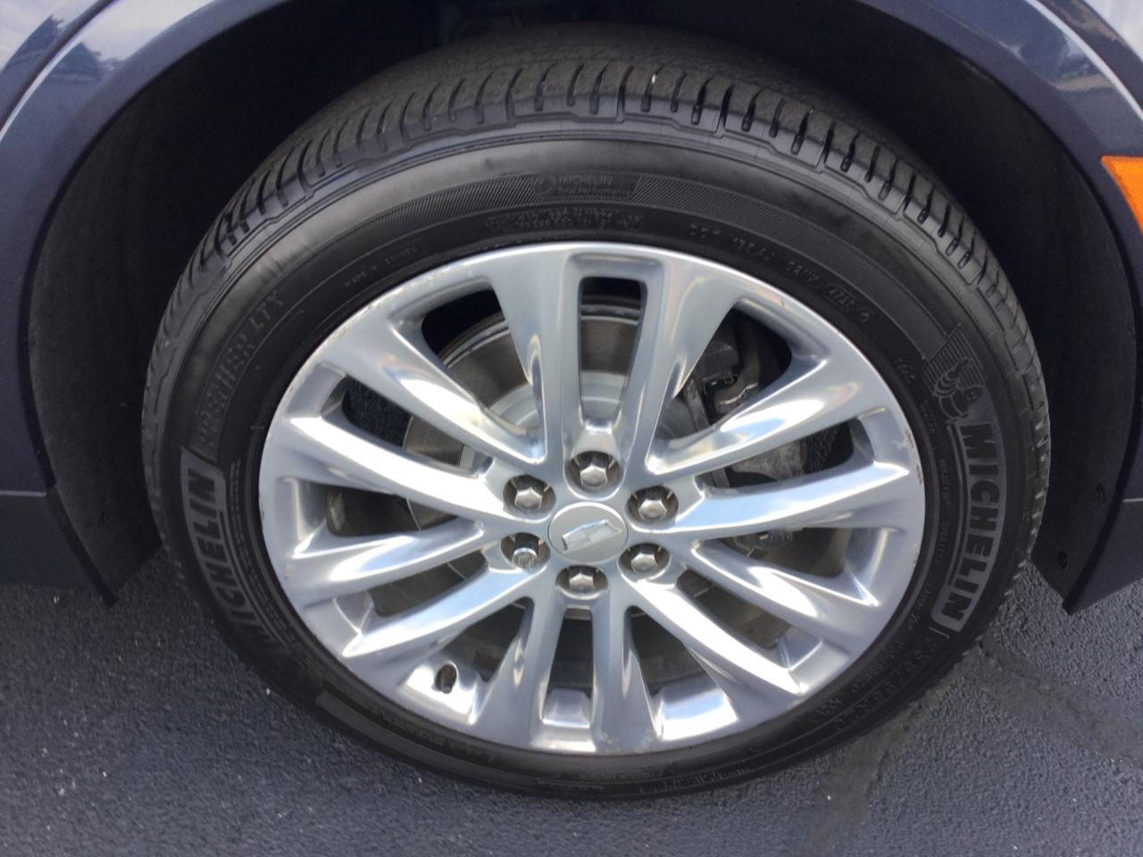 Cadillac XT5 AWD 4dr Platinum 2019