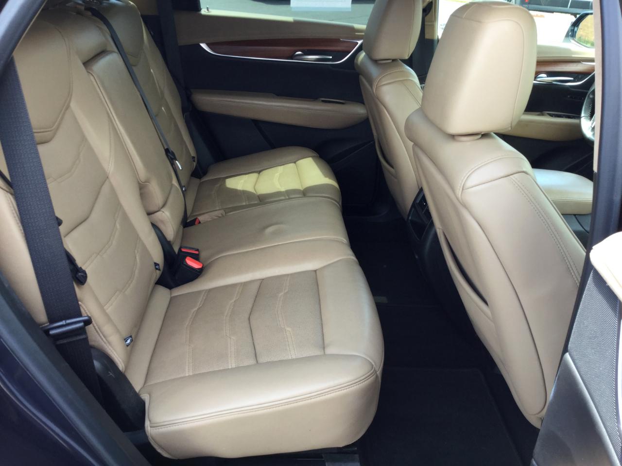 Cadillac XT5 AWD 4dr Platinum 2019