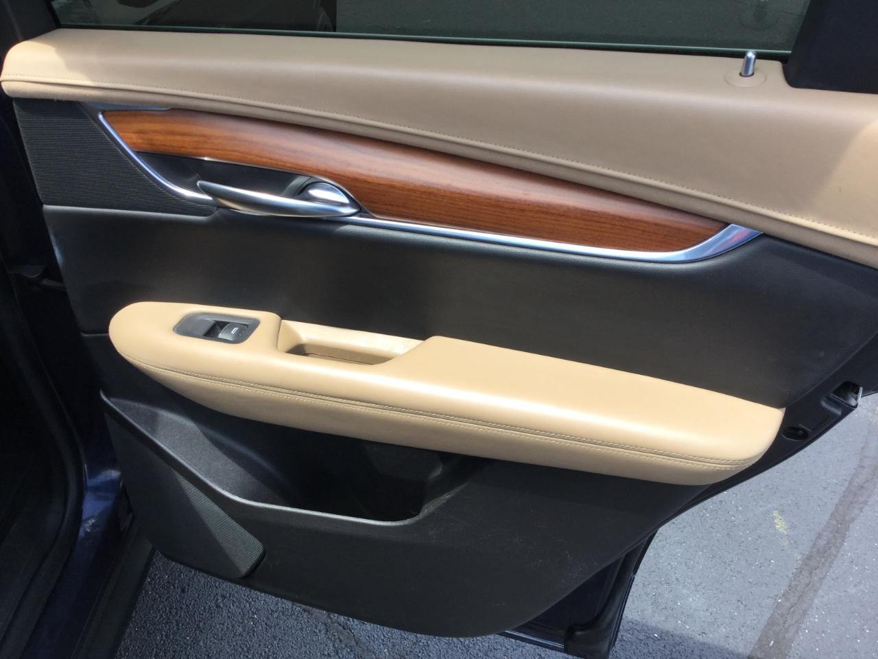 Cadillac XT5 AWD 4dr Platinum 2019
