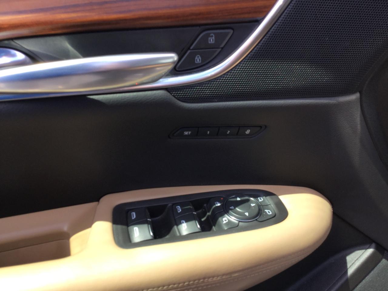 Cadillac XT5 AWD 4dr Platinum 2019