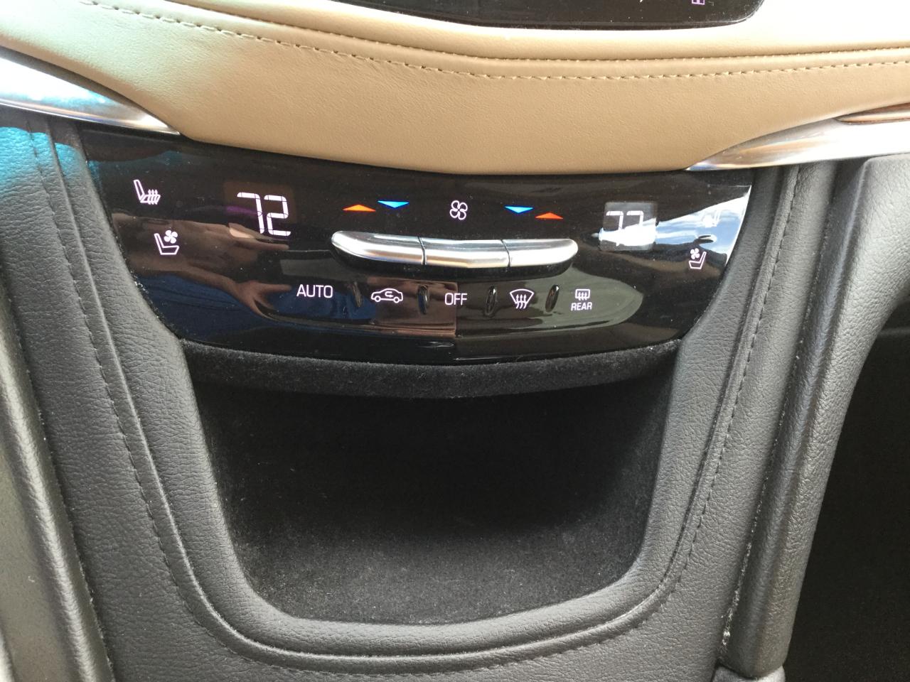 Cadillac XT5 AWD 4dr Platinum 2019