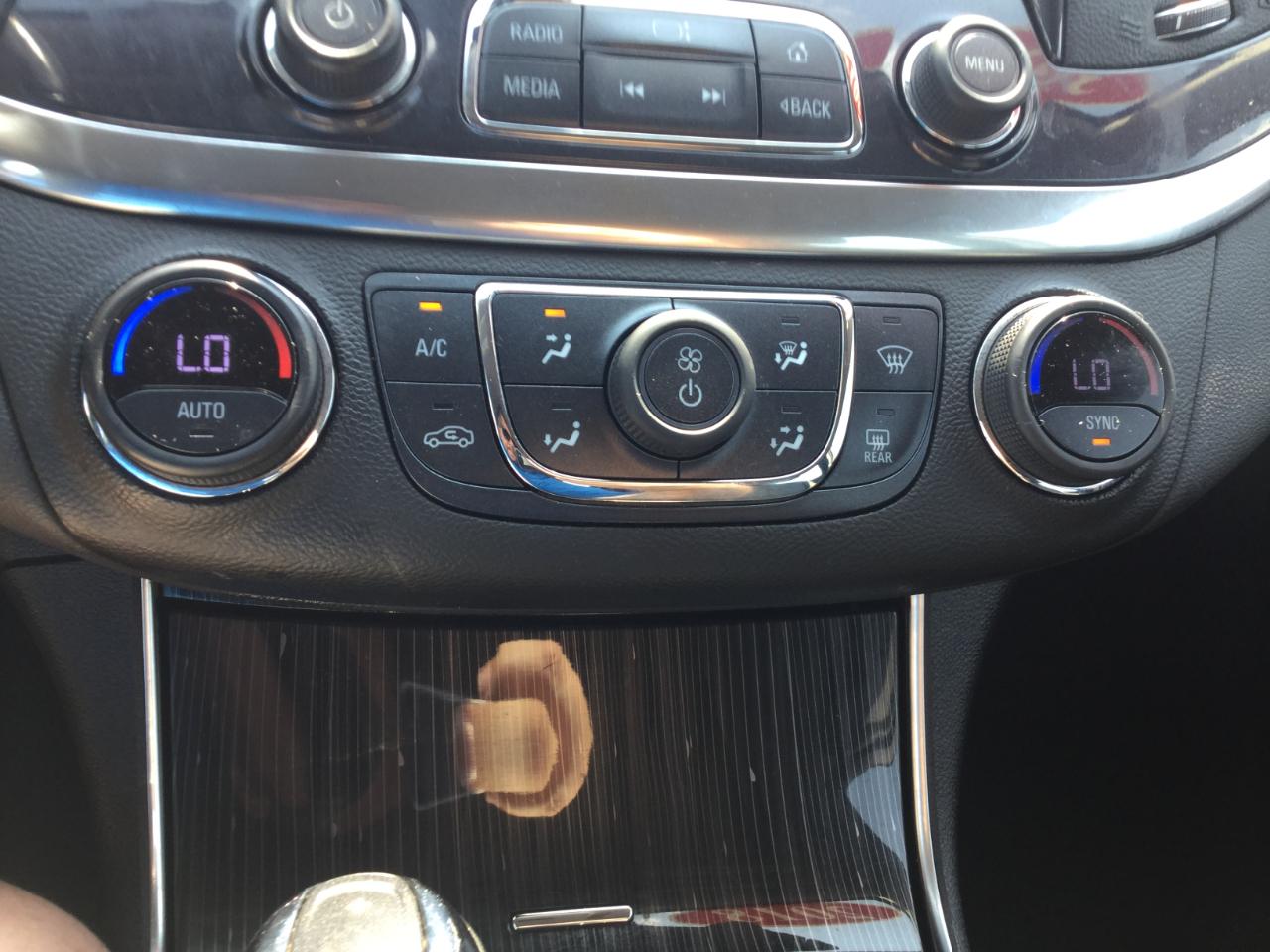 Chevrolet Impala 4dr Sdn LT w/1LT 2018