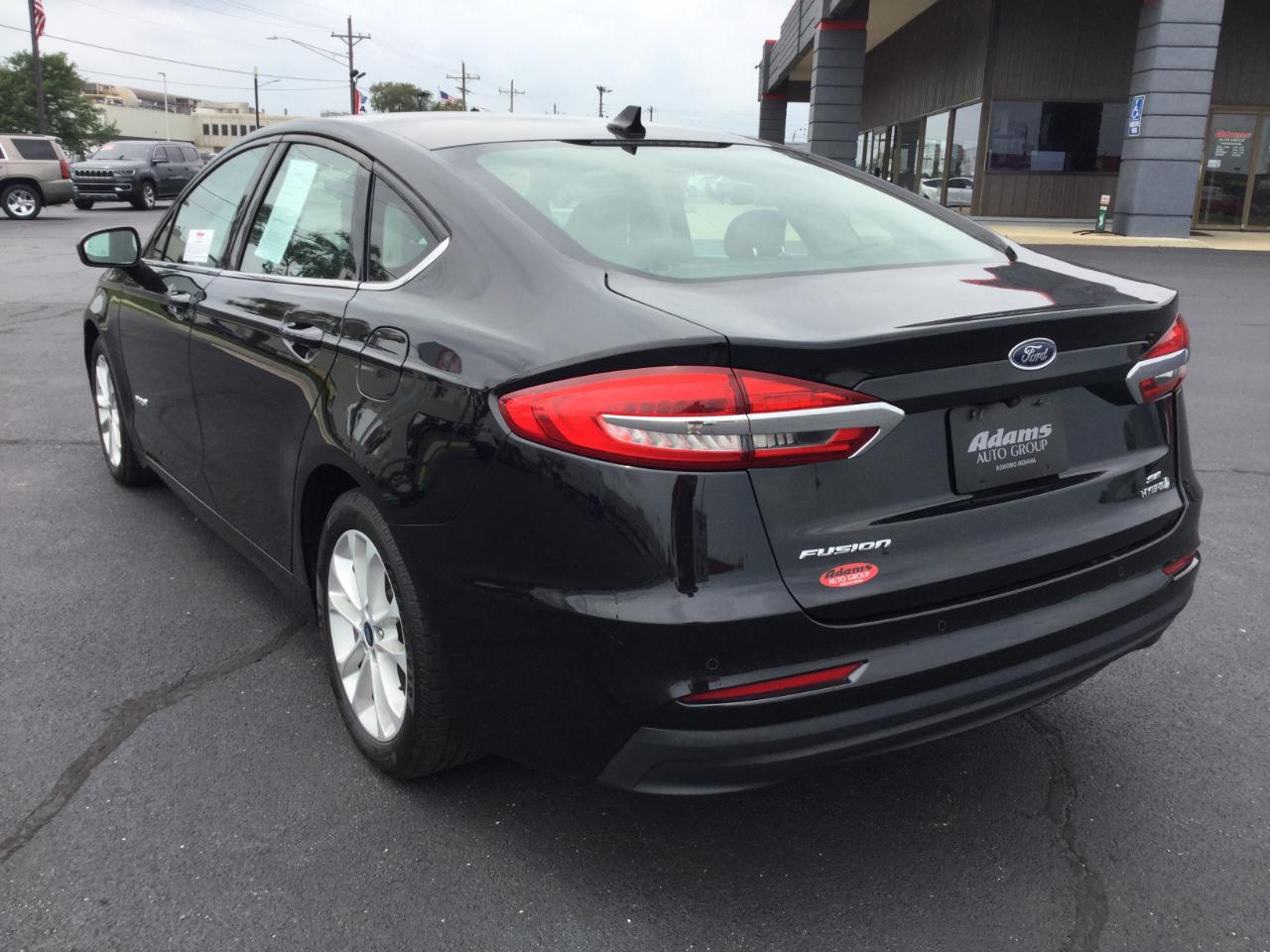 Ford Fusion Hybrid SE FWD 2019
