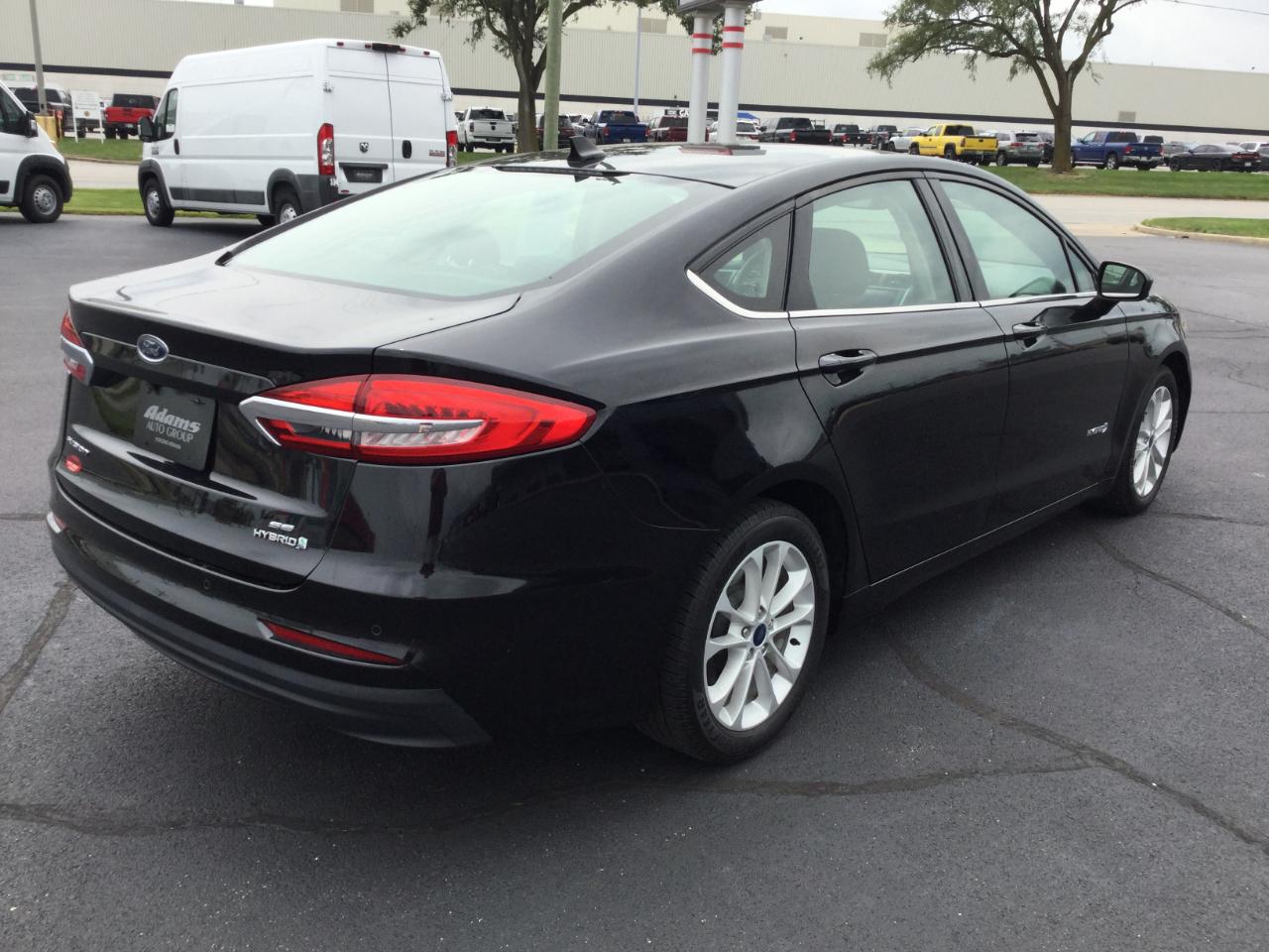 Ford Fusion Hybrid SE FWD 2019