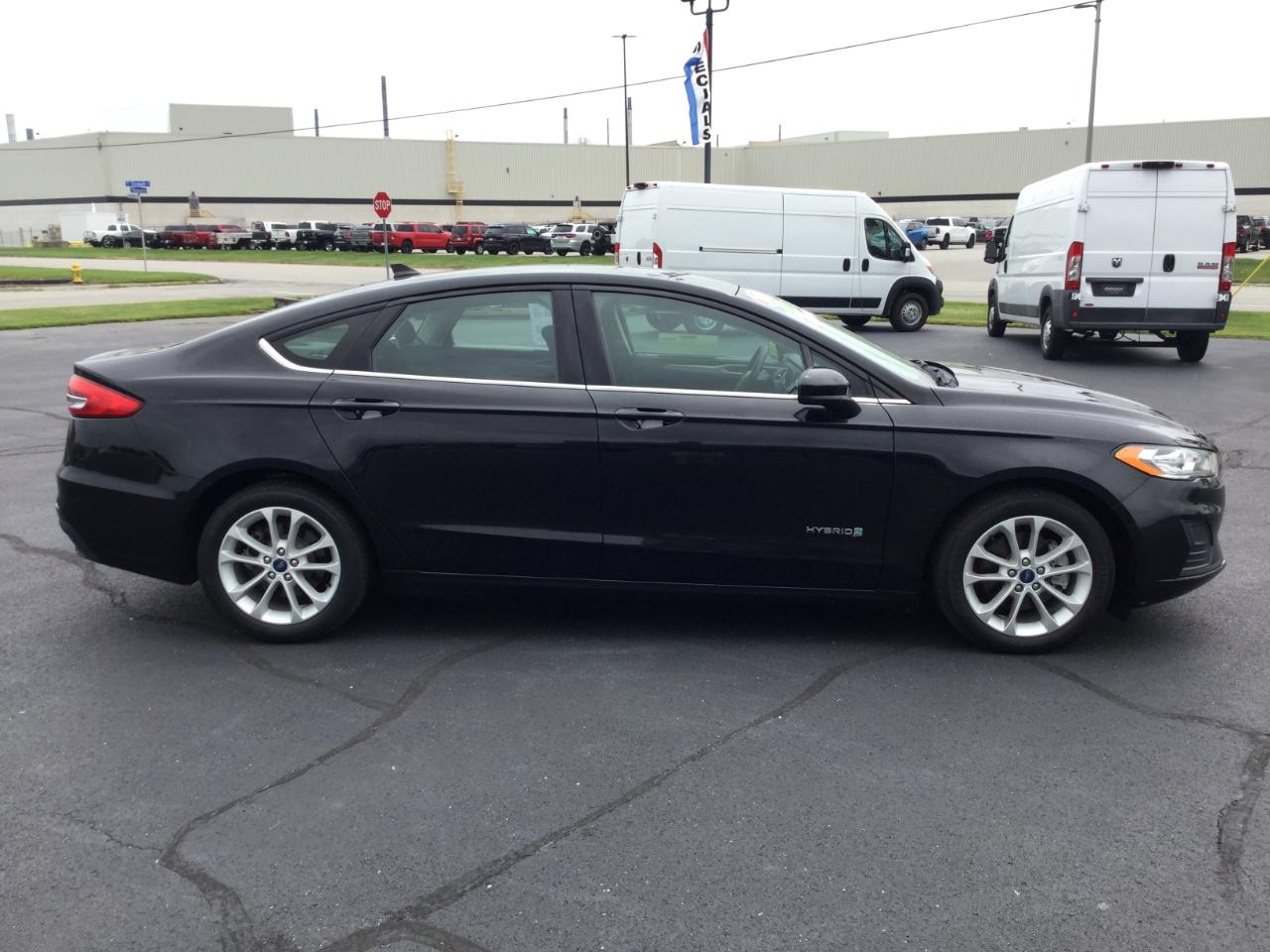Ford Fusion Hybrid SE FWD 2019