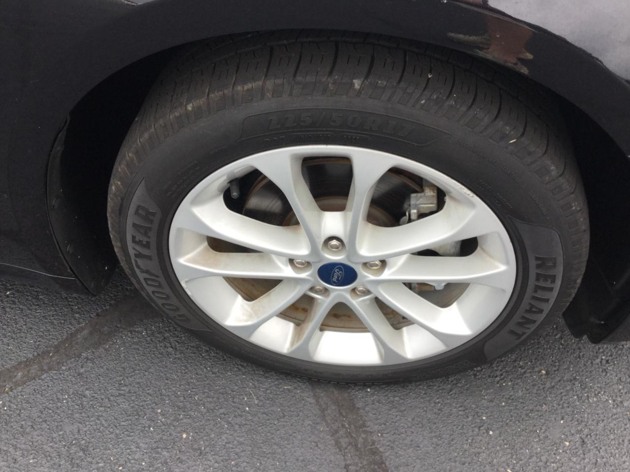 Ford Fusion Hybrid SE FWD 2019