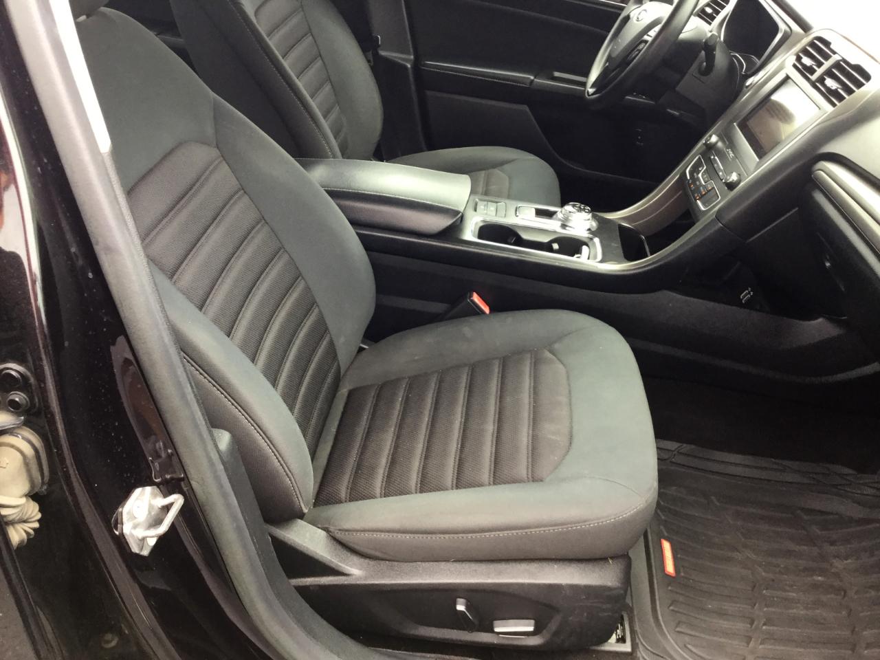 Ford Fusion Hybrid SE FWD 2019