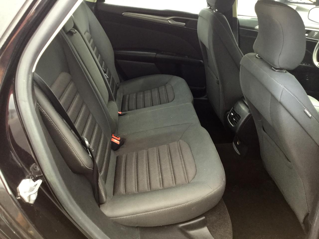 Ford Fusion Hybrid SE FWD 2019