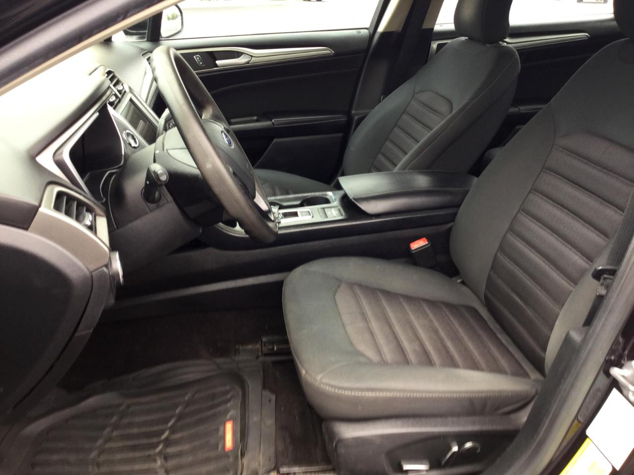 Ford Fusion Hybrid SE FWD 2019