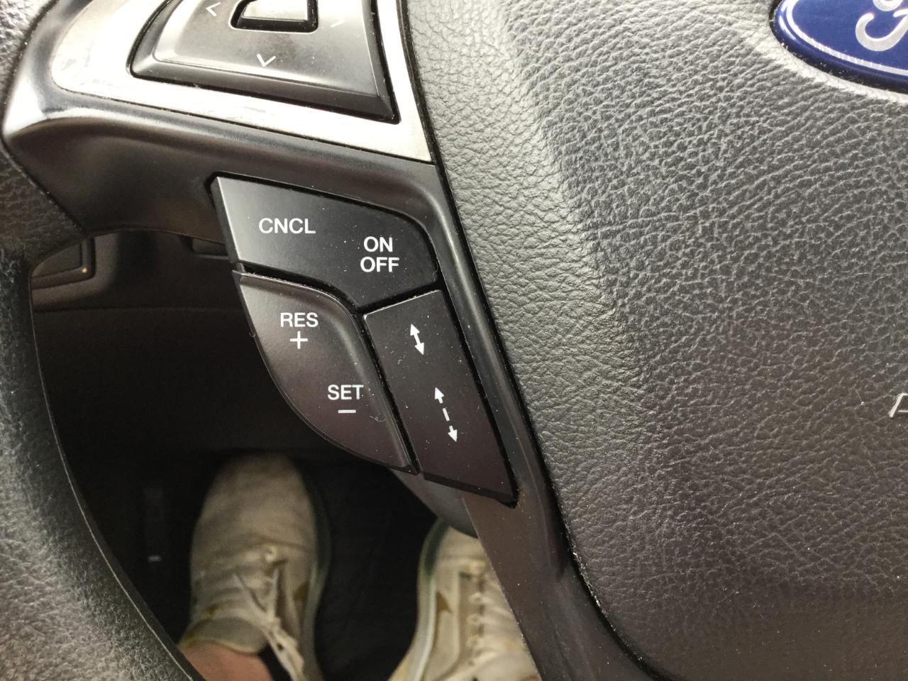 Ford Fusion Hybrid SE FWD 2019