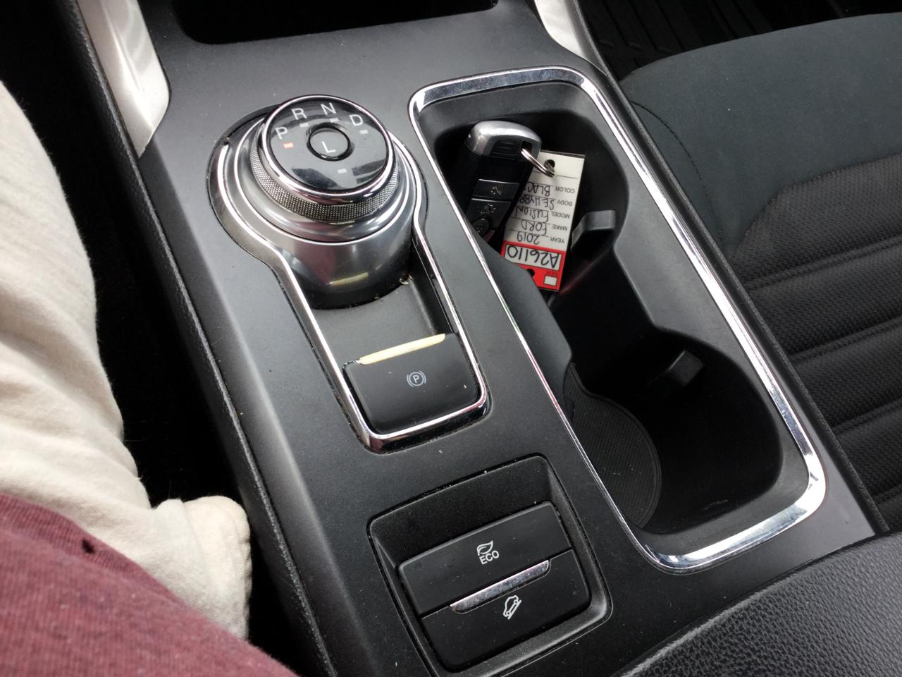 Ford Fusion Hybrid SE FWD 2019