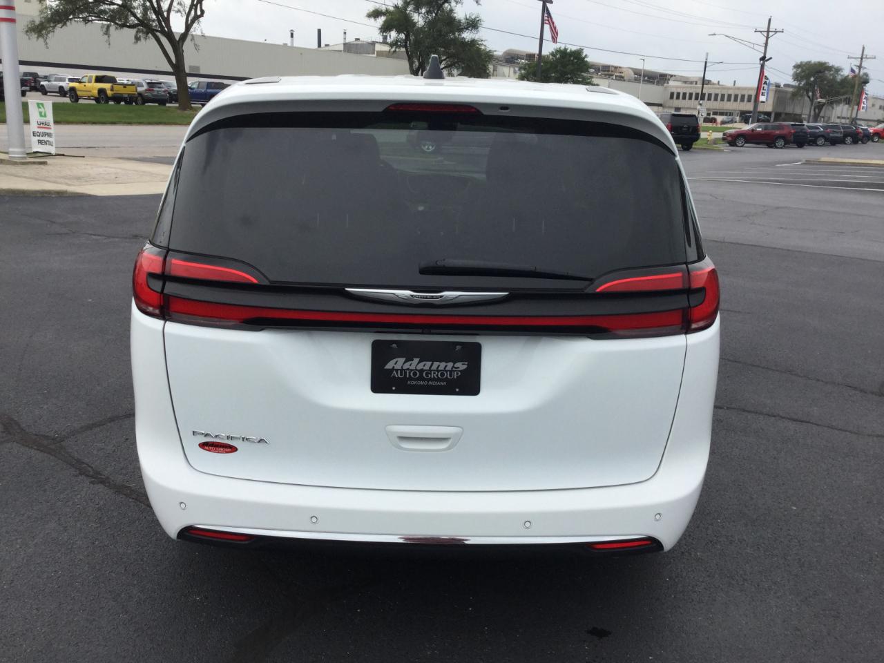 Chrysler Pacifica Touring L FWD 2023