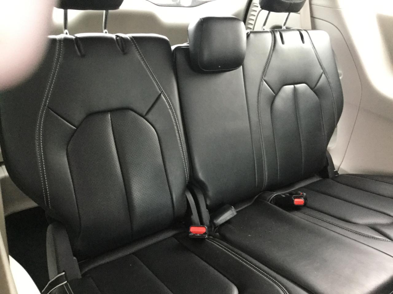 Chrysler Pacifica Touring L FWD 2023
