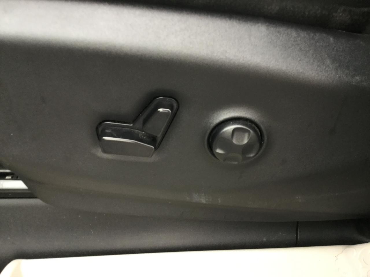 Chrysler Pacifica Touring L FWD 2023