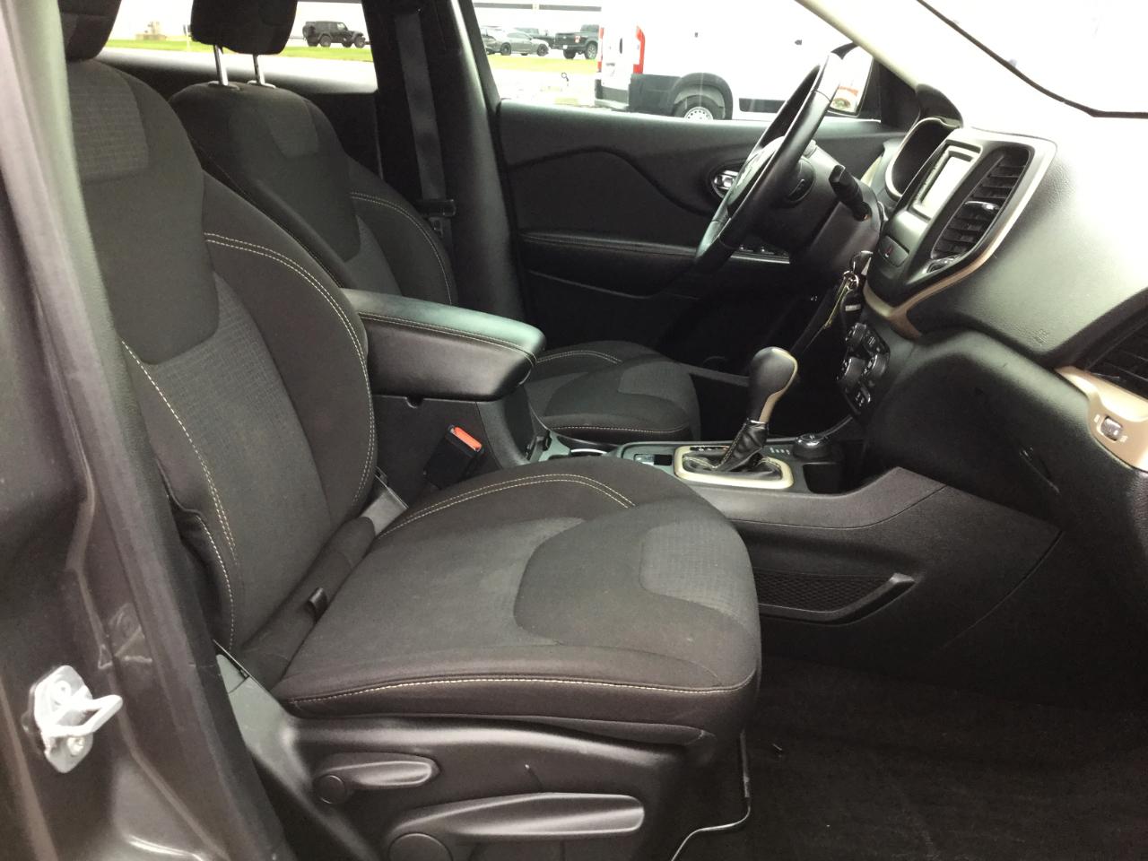 Jeep Cherokee 4WD 4dr Latitude Altitude 2015