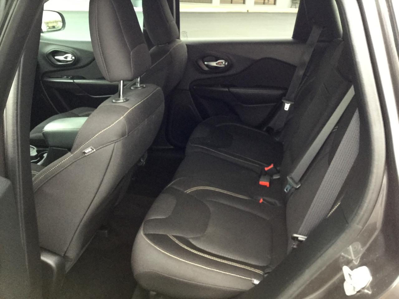 Jeep Cherokee 4WD 4dr Latitude Altitude 2015