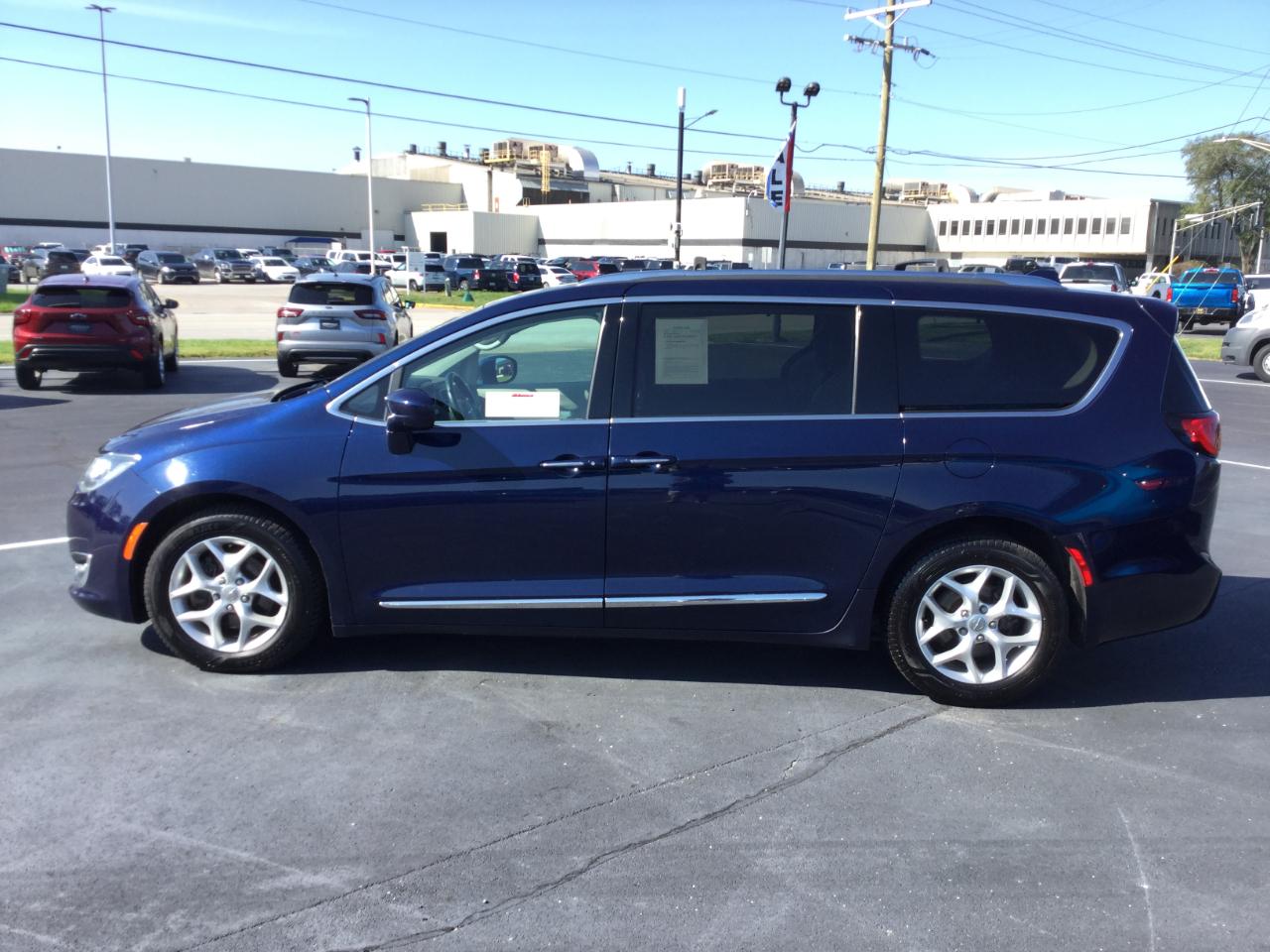 Chrysler Pacifica Touring-L Plus FWD 2017