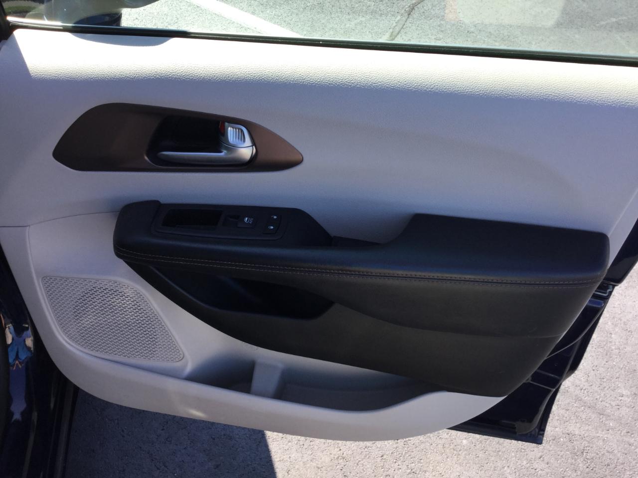 Chrysler Pacifica Touring-L Plus FWD 2017