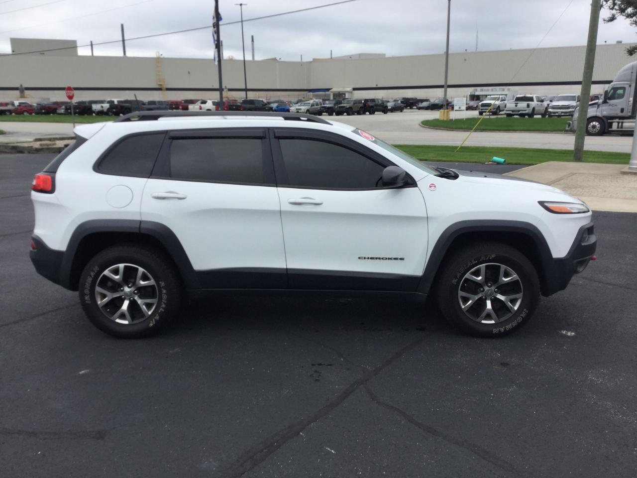 Jeep Cherokee 4WD 4dr Trailhawk 2016