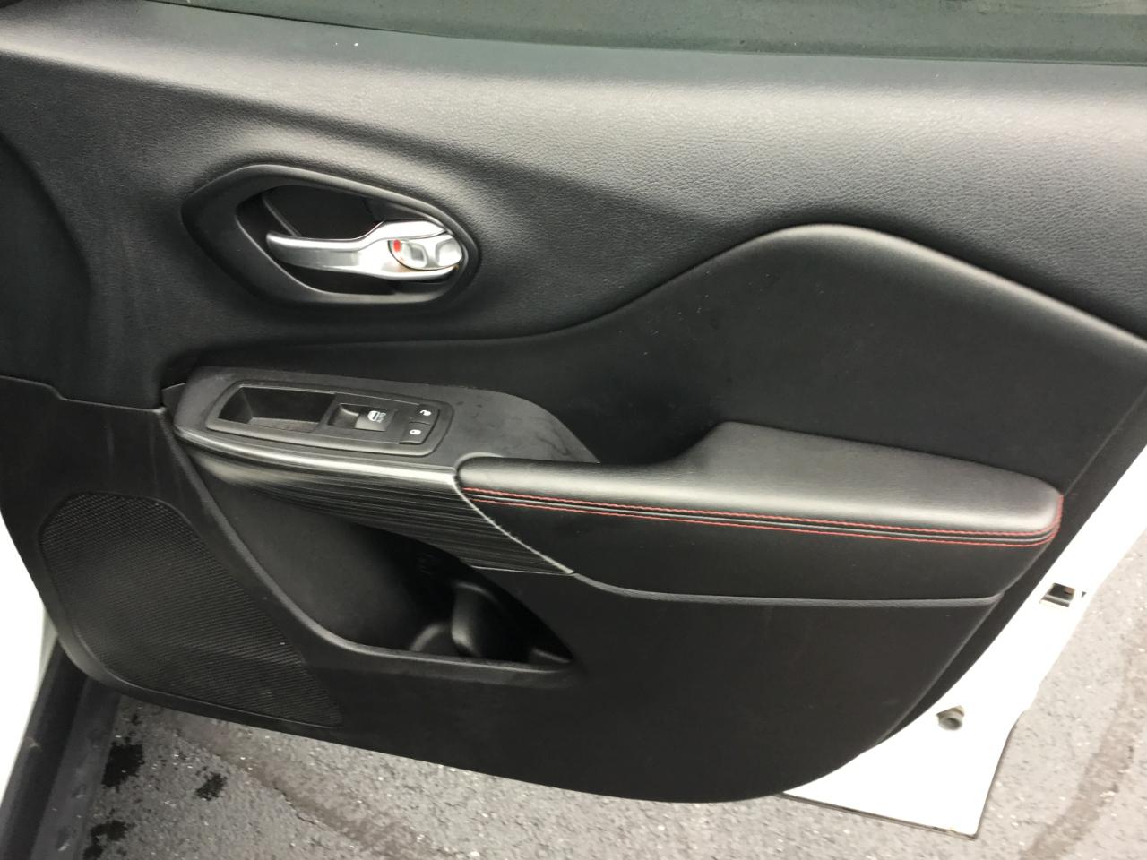 Jeep Cherokee 4WD 4dr Trailhawk 2016