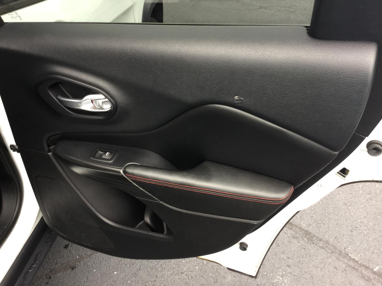 Jeep Cherokee 4WD 4dr Trailhawk 2016