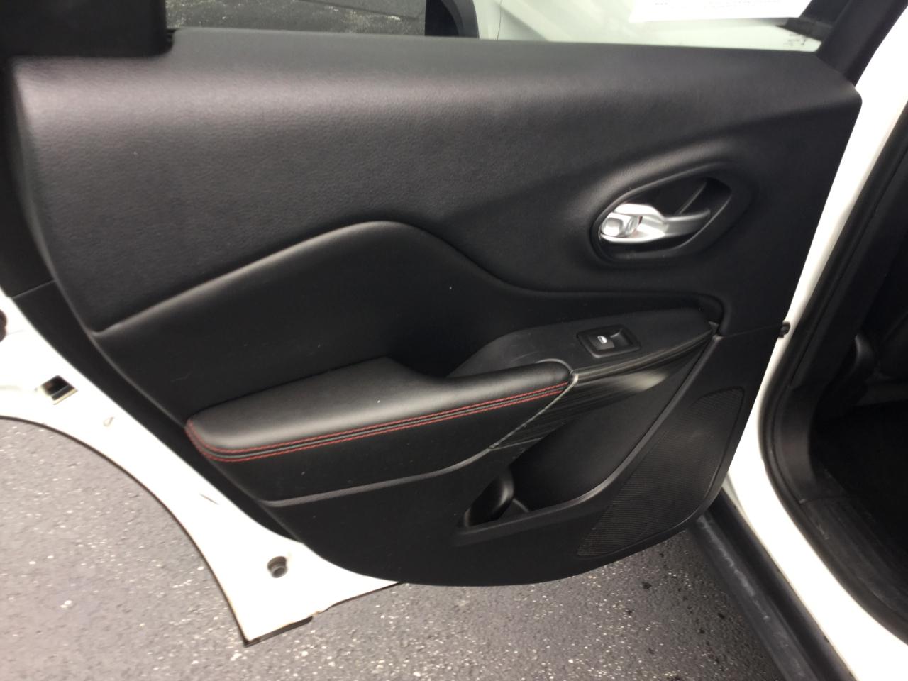 Jeep Cherokee 4WD 4dr Trailhawk 2016
