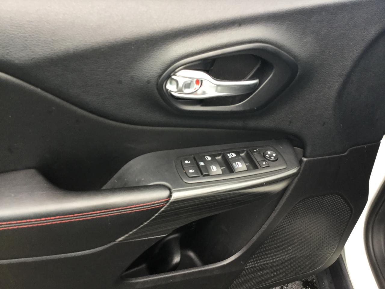 Jeep Cherokee 4WD 4dr Trailhawk 2016