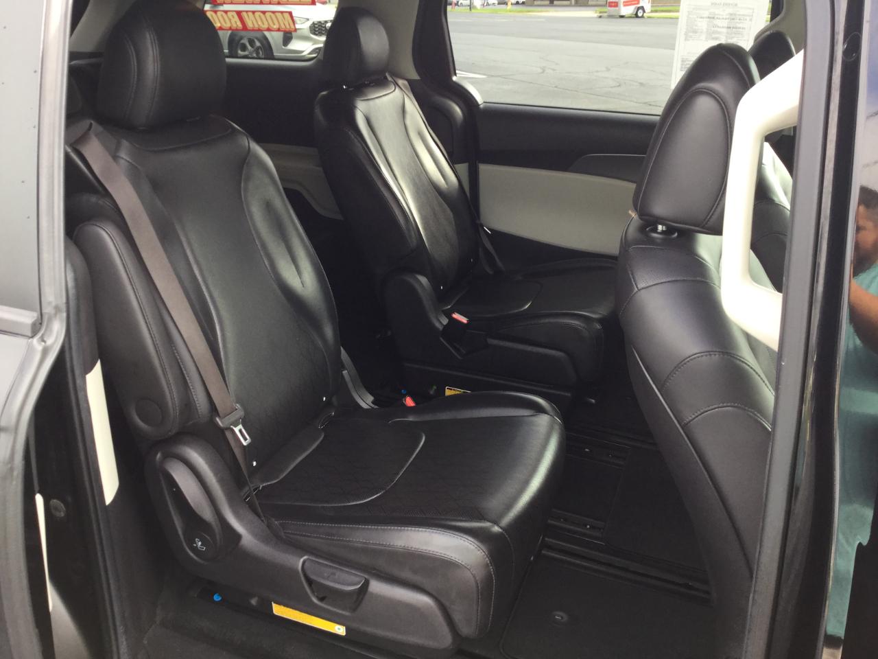 Kia Carnival LXS FWD 2022