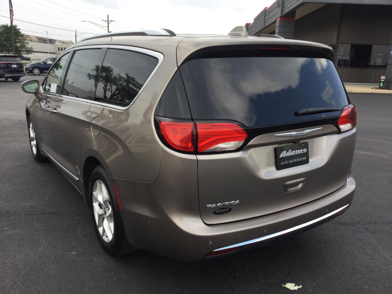 Chrysler Pacifica Touring L FWD 2018