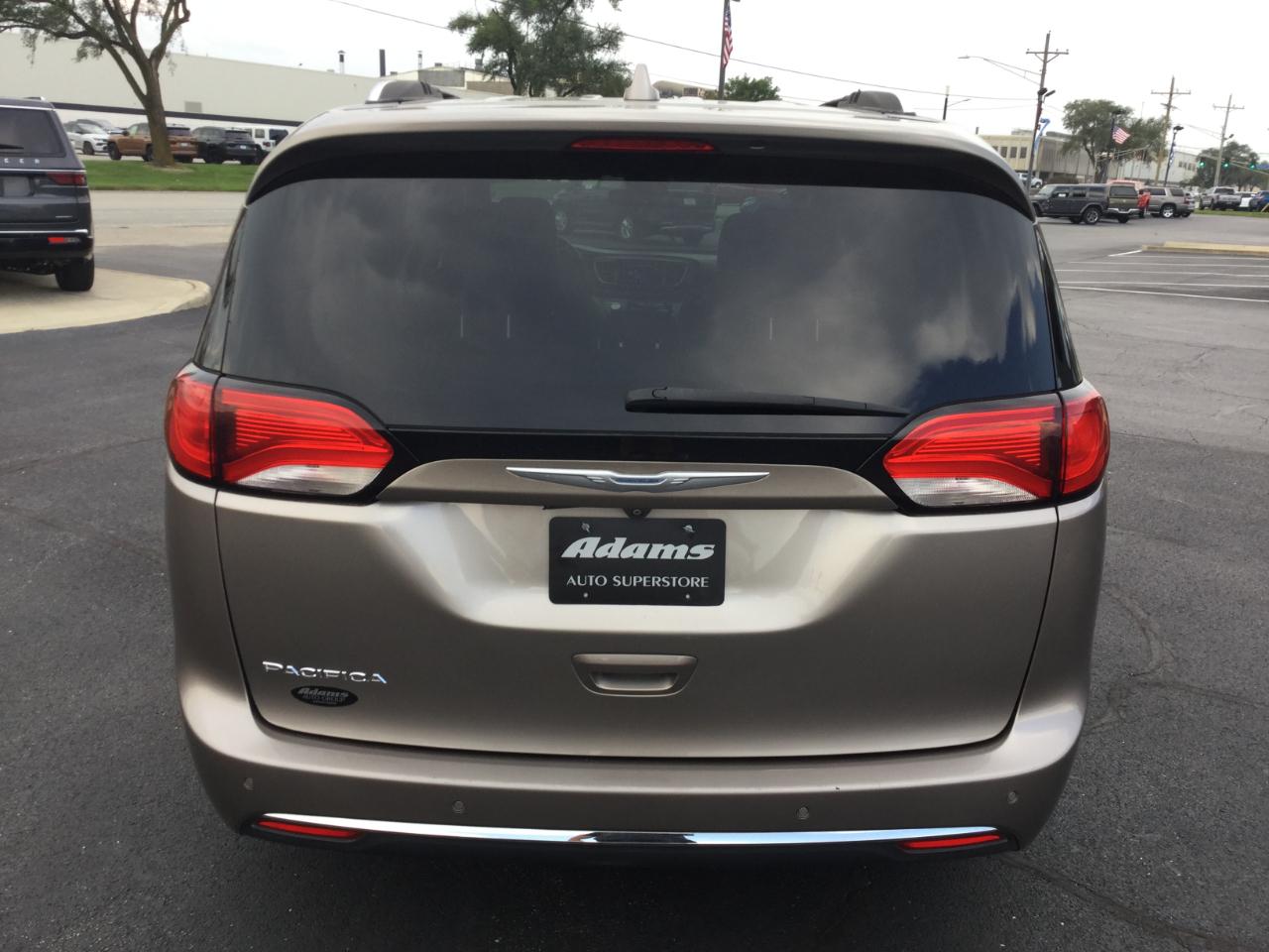 Chrysler Pacifica Touring L FWD 2018