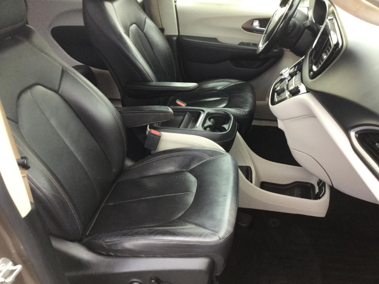 Chrysler Pacifica Touring L FWD 2018