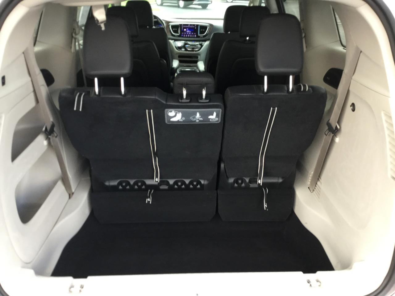 Chrysler Pacifica Touring L FWD 2018