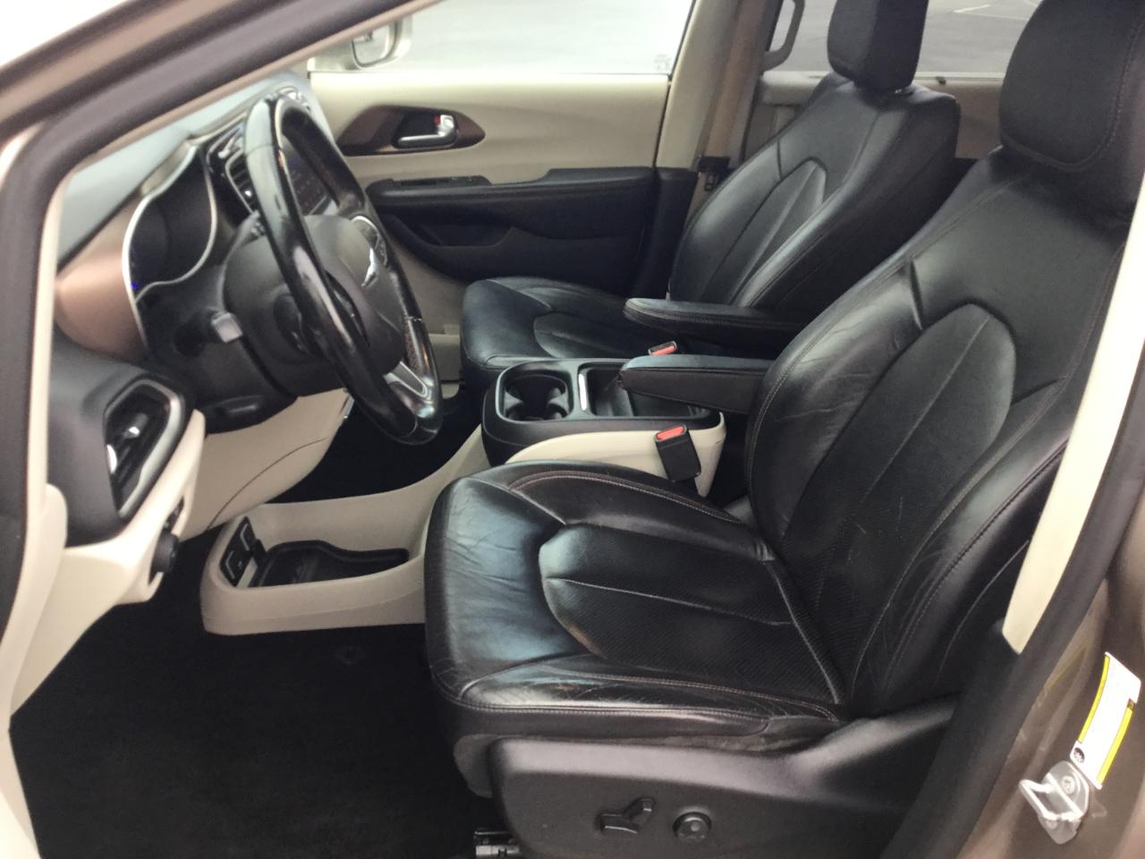 Chrysler Pacifica Touring L FWD 2018
