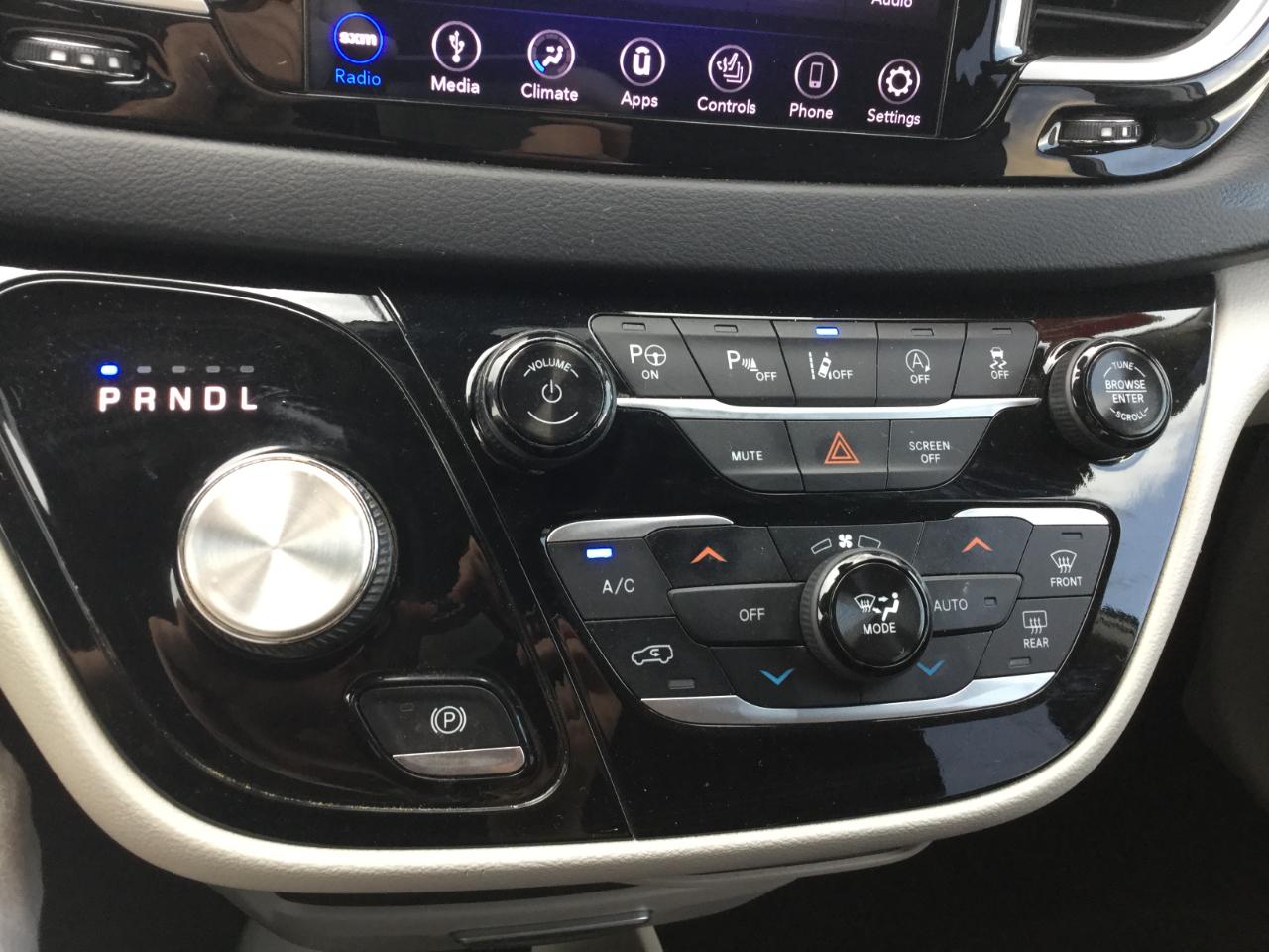 Chrysler Pacifica Touring L FWD 2018