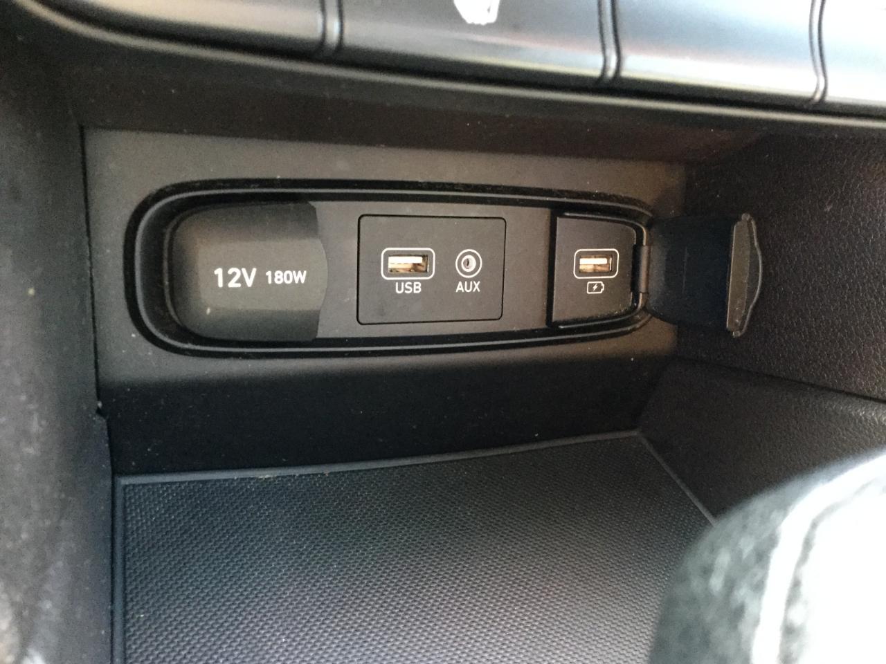 Hyundai Santa Fe SEL 2.4L Auto AWD 2020
