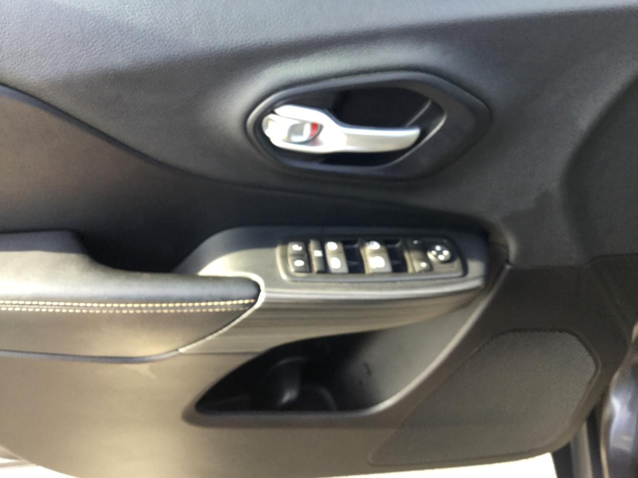 Jeep Cherokee 4WD 4dr Limited 2015