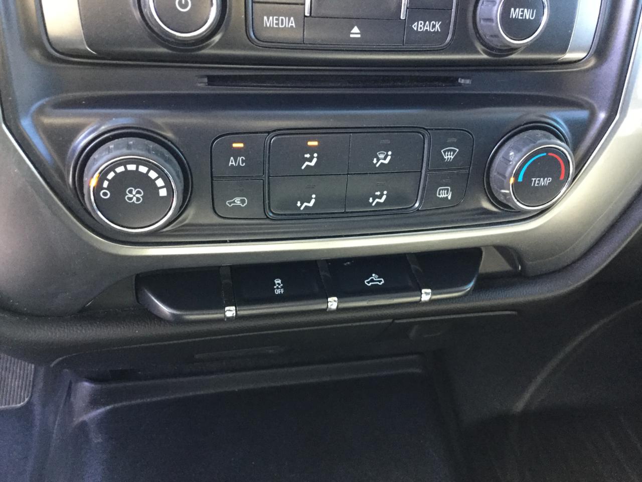 Chevrolet Silverado 1500 4WD Crew Cab 143.5" LT w/1LT 2015