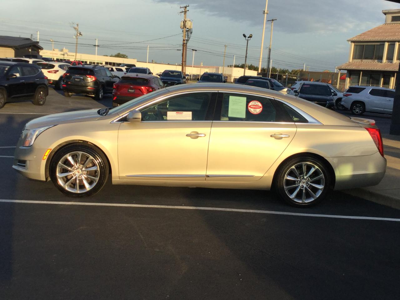 Cadillac XTS 4dr Sdn Luxury FWD 2014